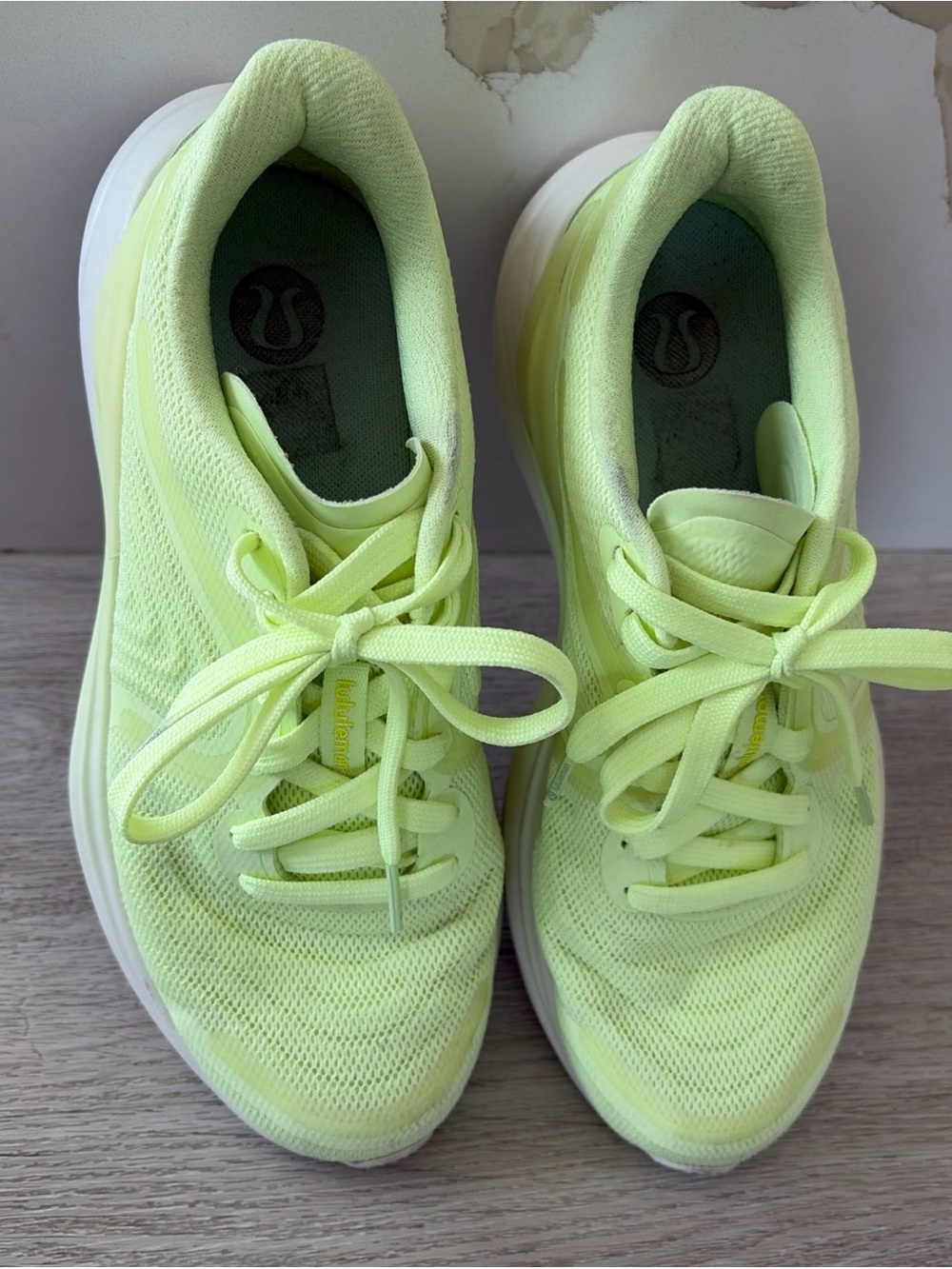 Lululemon Blissfeel 2 Running Shoes Women’s 8 Neon athletic sneakers